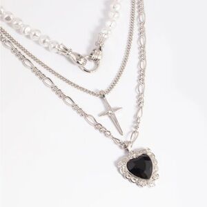 Chic Silver and Black Heart Pendant Necklace (Lovisa, Great Condition)